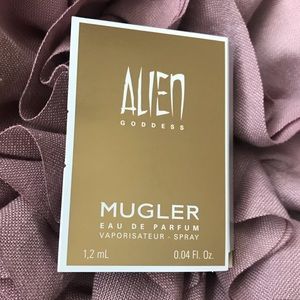 Alien goddess Mugler sample